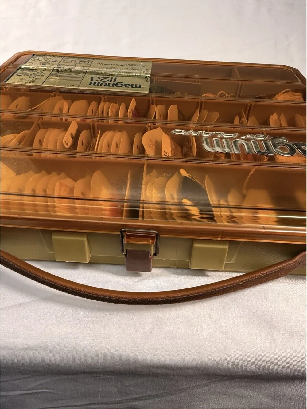 Magnum Plano Storage Box with Embroidery Cross Stitch Floss Craft Sewing